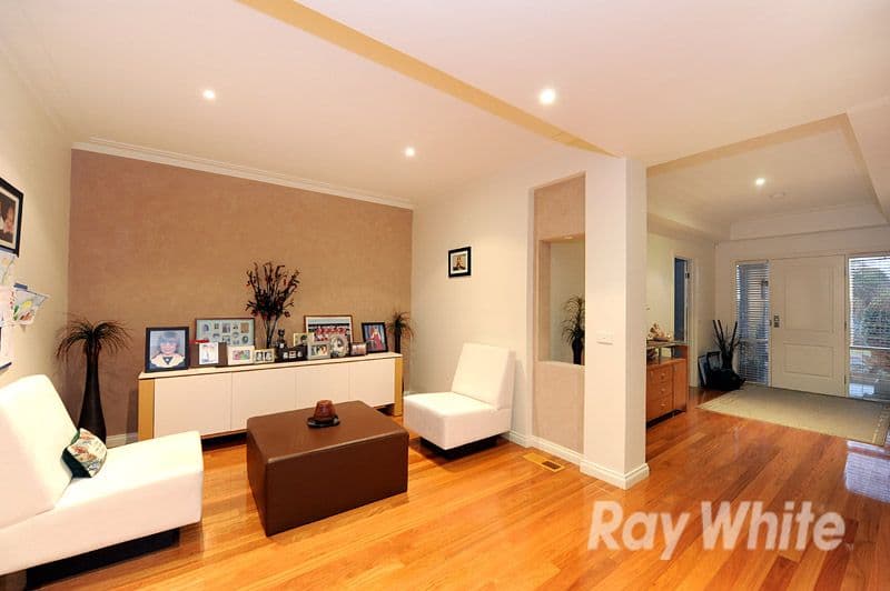 70 Langhorne Crescent, ROWVILLE VIC 3178, Rowville - Thumbnail 2
