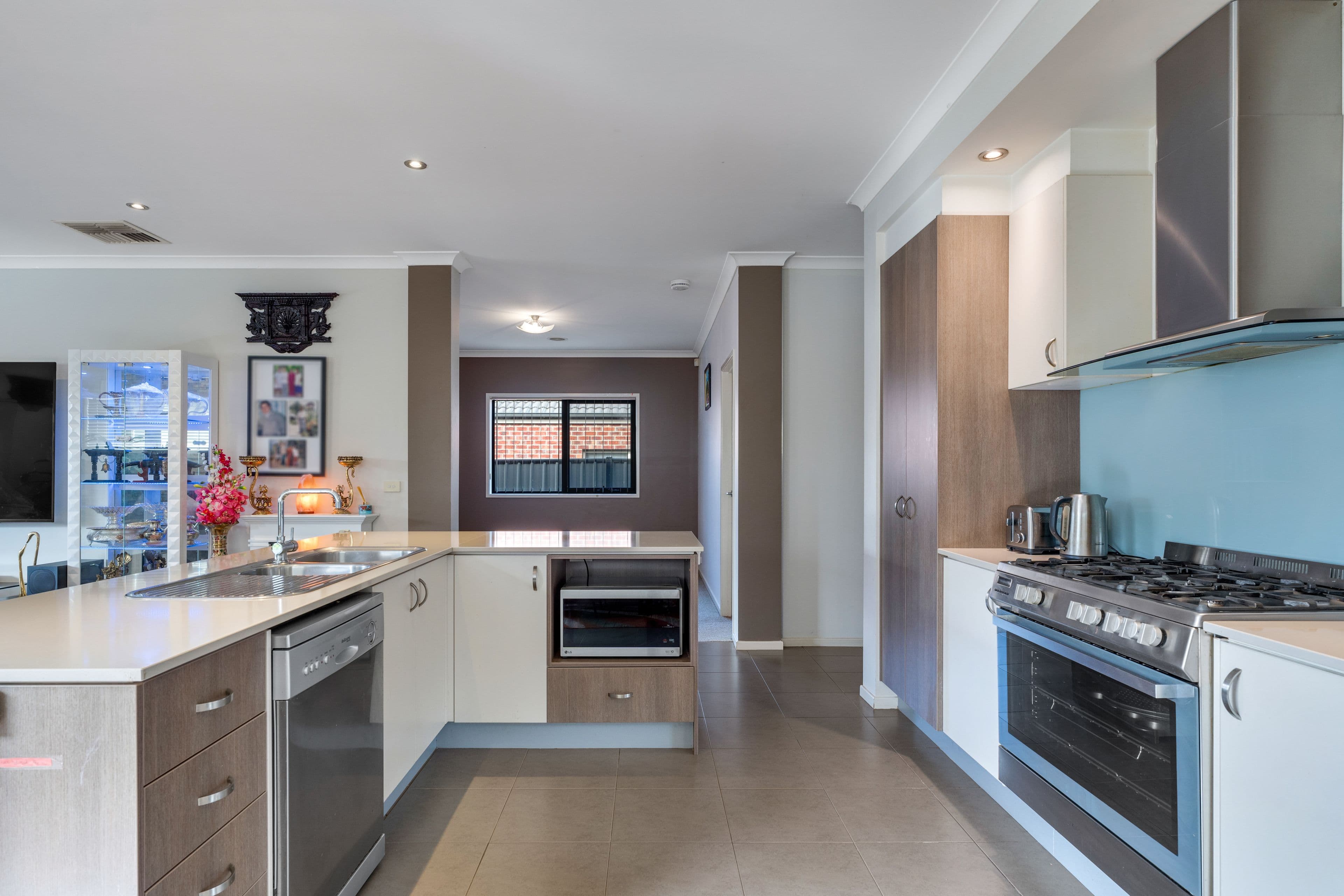 15 Poole Street, Craigieburn VIC 3064, Craigieburn - Thumbnail 3