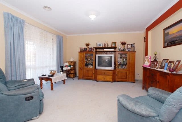 38 Westleigh Drive, WERRIBEE VIC 3030, Werribee - Thumbnail 4