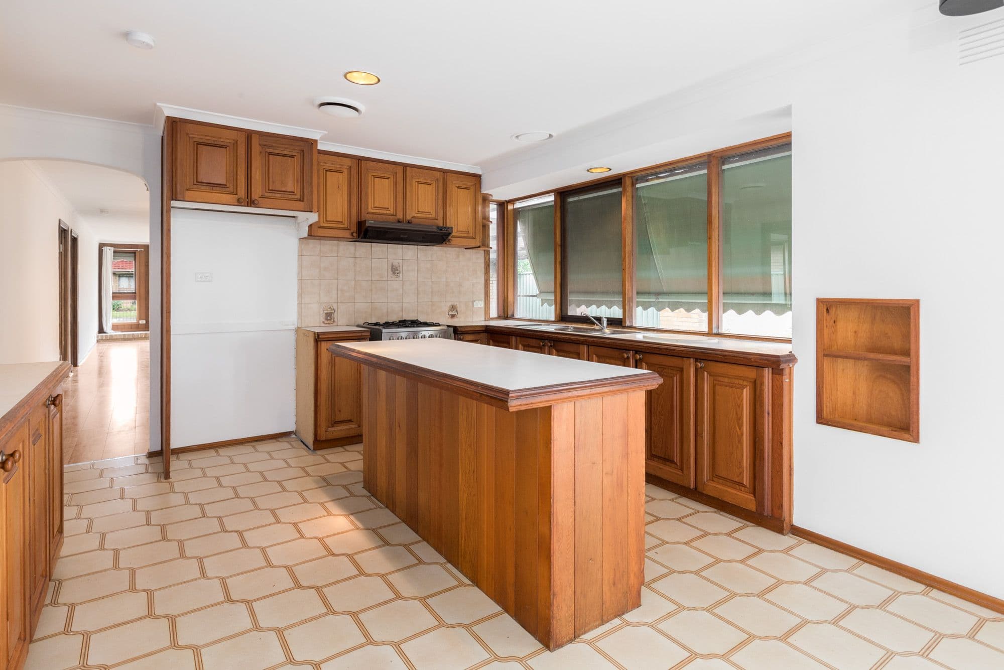 14 Spring Drive, Hoppers Crossing VIC 3029, Hoppers Crossing - Thumbnail 2