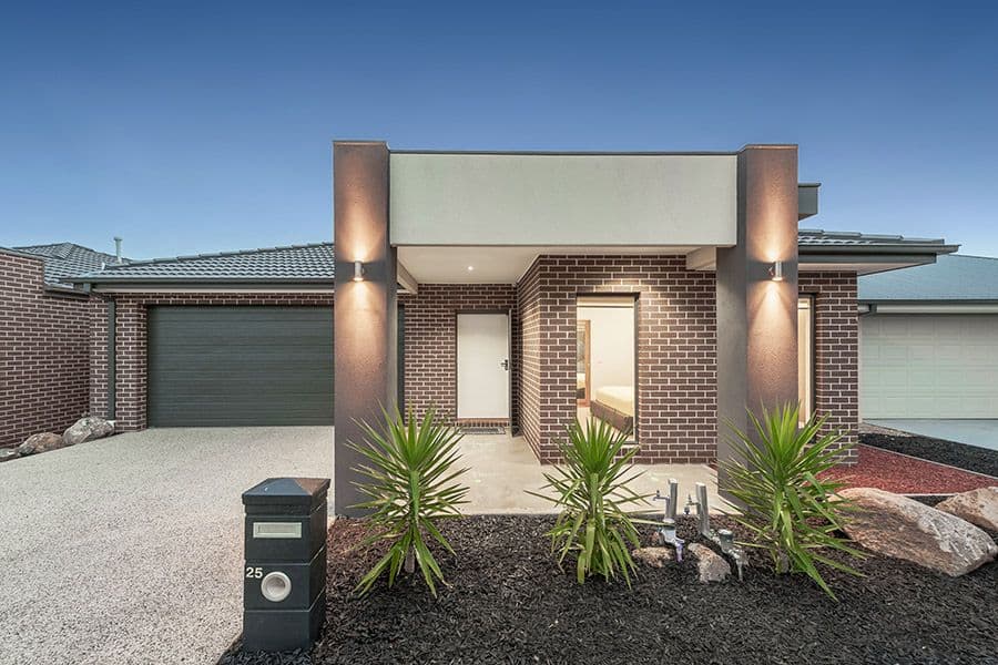 25 Falkland Road, Craigieburn VIC 3064, Craigieburn - Image 1