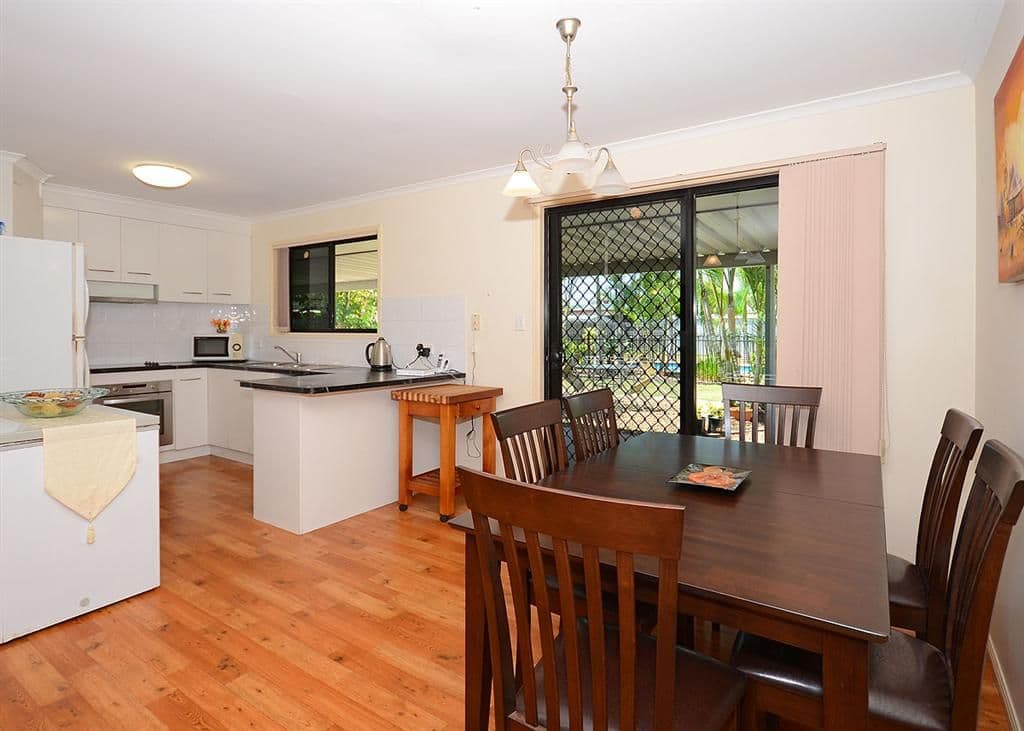 18 Aimee Drive, URANGAN QLD 4655, Urangan - Thumbnail 2