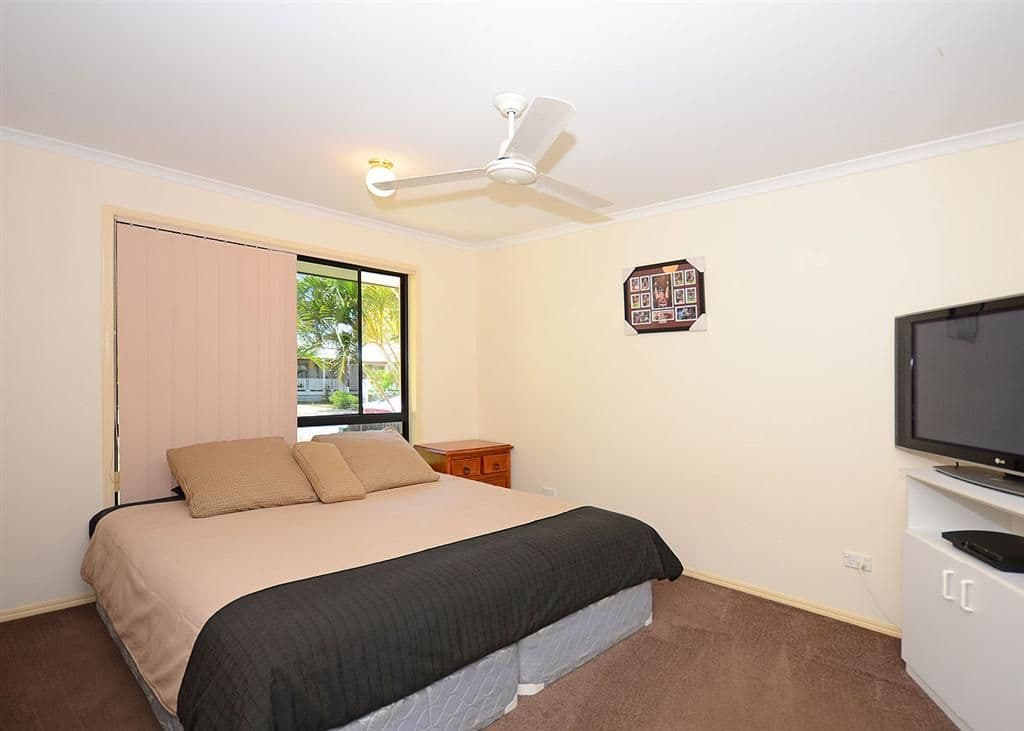 18 Aimee Drive, URANGAN QLD 4655, Urangan - Thumbnail 7
