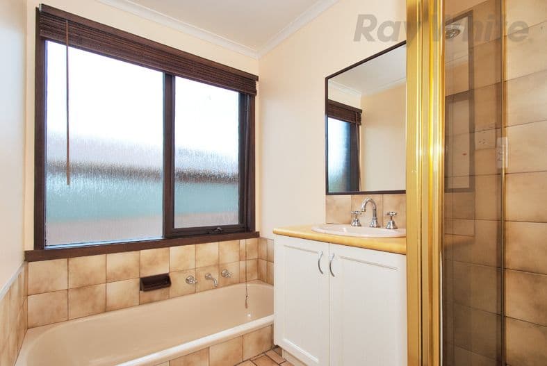 13 SPRINGSONG PASS, CHIRNSIDE PARK VIC 3116, Chirnside Park - Thumbnail 6