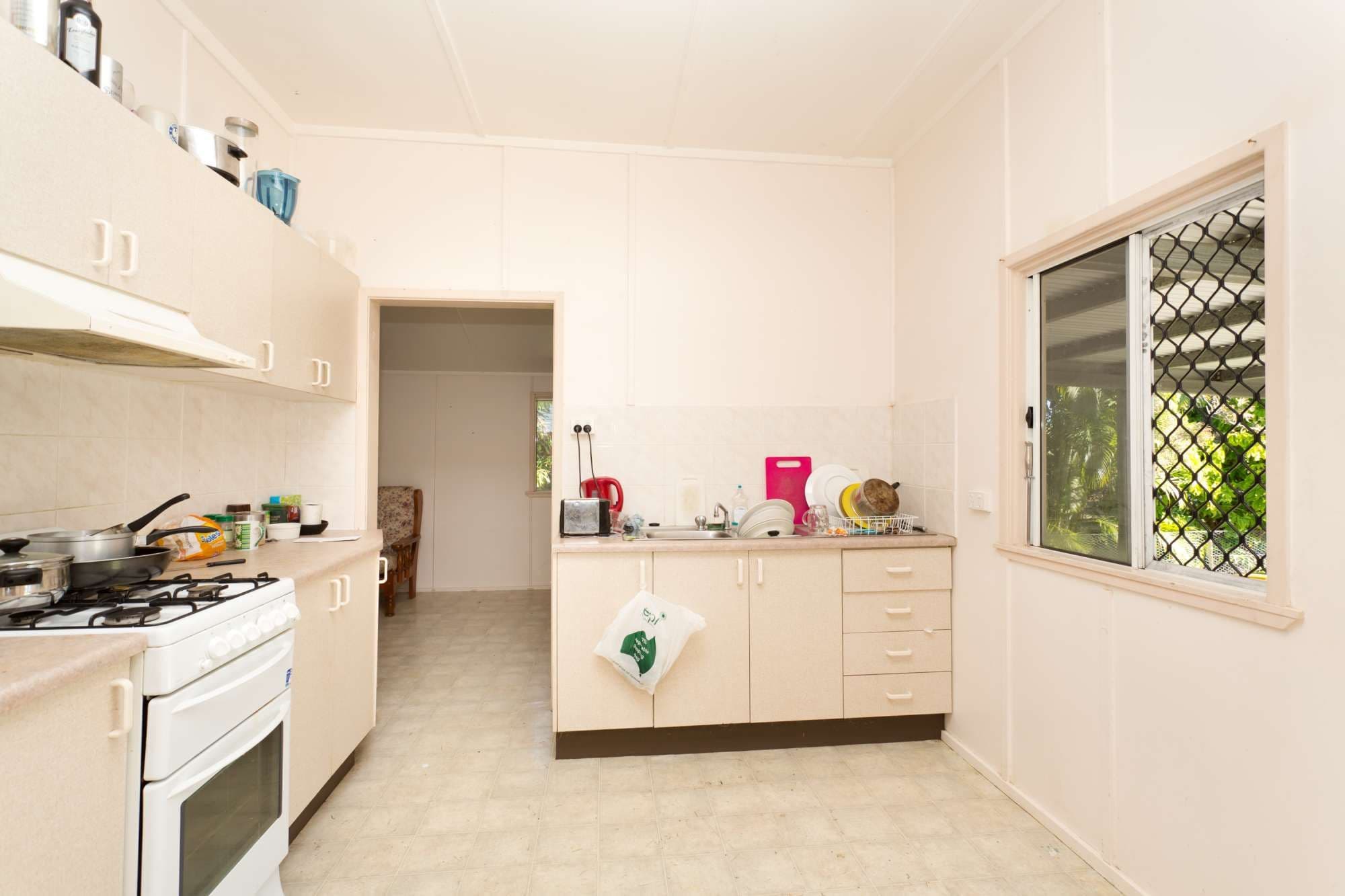26 Townsville Street, WEST END QLD 4810, West End - Thumbnail 2