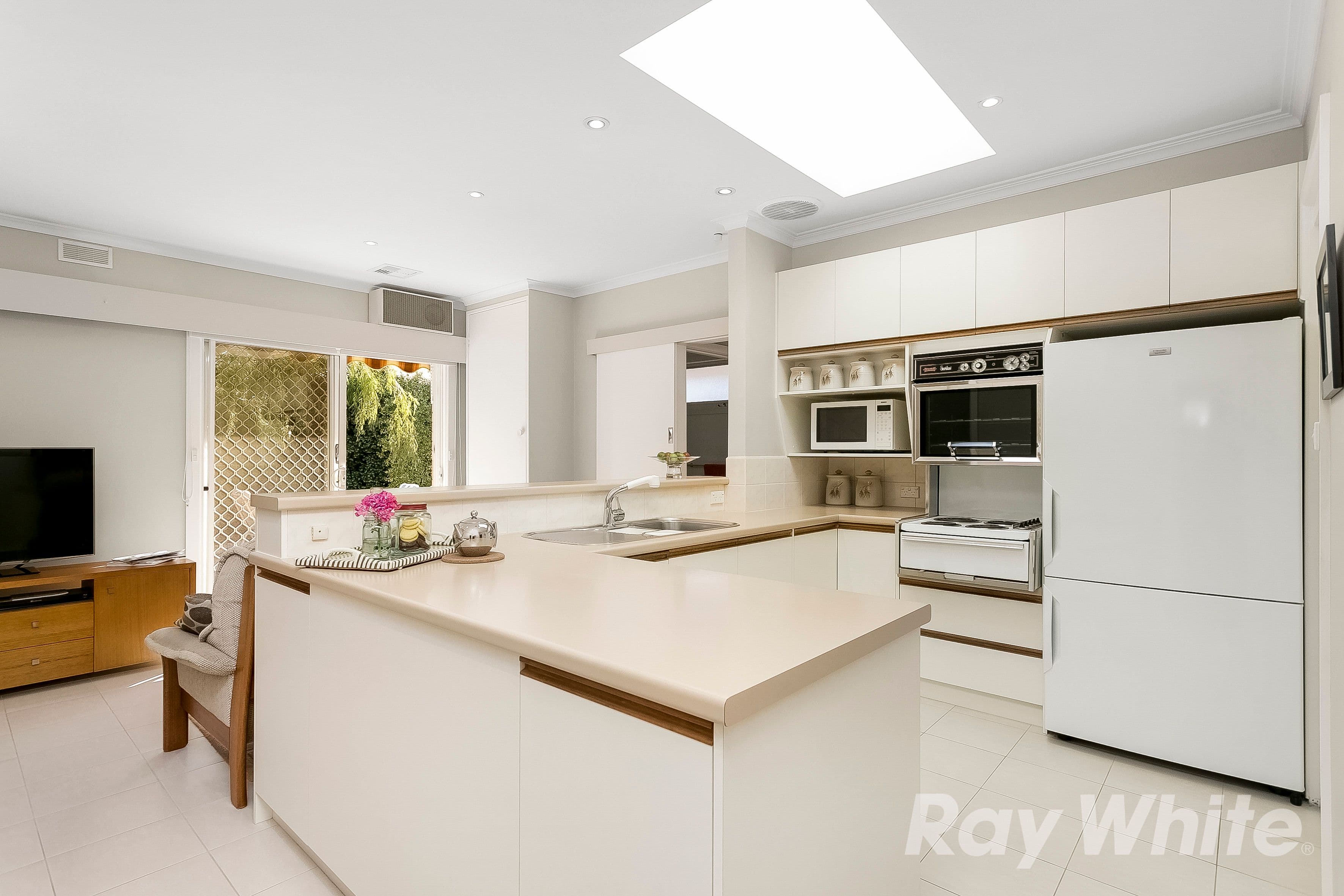 43 Ranfurlie Drive, Glen Waverley VIC 3150, Glen Waverley - Thumbnail 3