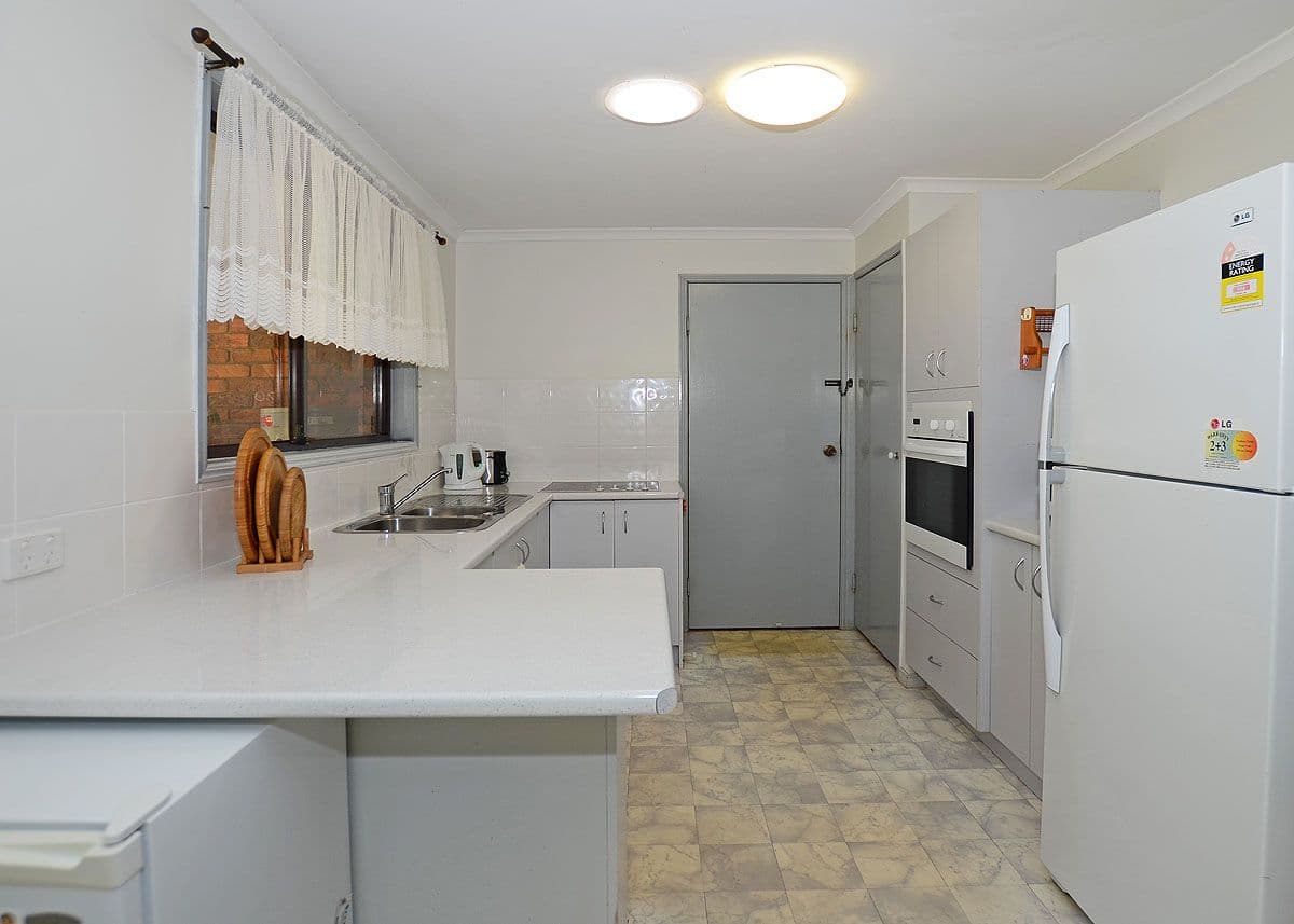 26 Paul Drive, Point Vernon QLD 4655, Point Vernon - Thumbnail 6