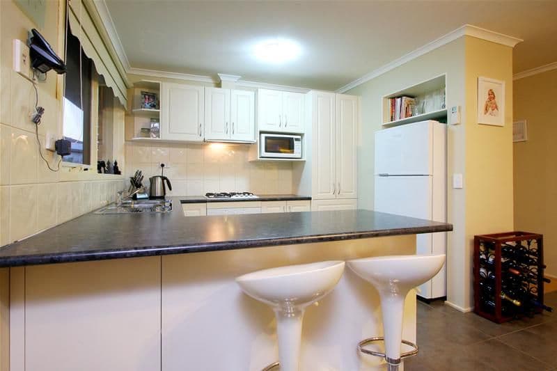 8 Sharman Court, BUNDOORA VIC 3083, Bundoora - Thumbnail 2