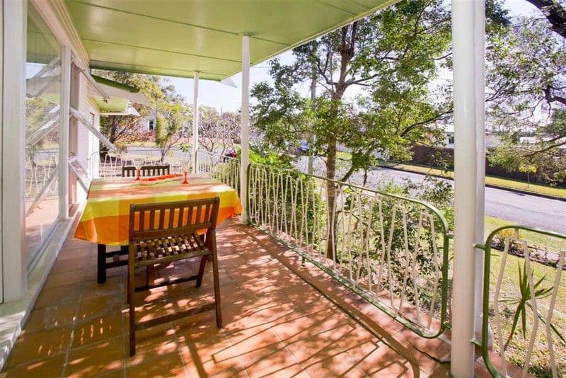 11 Scholfield Street, HOLLAND PARK WEST QLD 4121, Holland Park West - Thumbnail 2