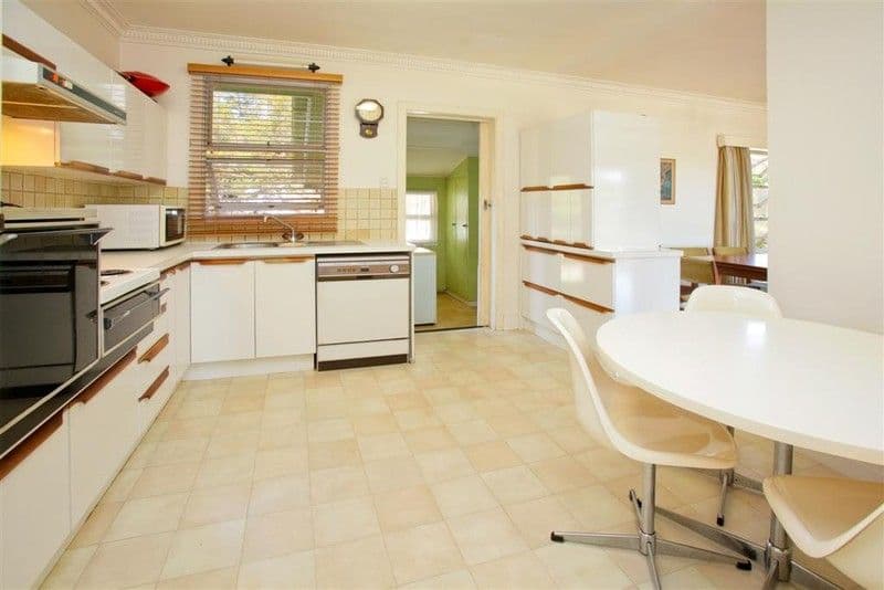 11 Scholfield Street, HOLLAND PARK WEST QLD 4121, Holland Park West - Thumbnail 5