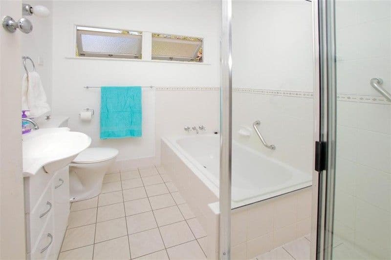 11 Scholfield Street, HOLLAND PARK WEST QLD 4121, Holland Park West - Thumbnail 6