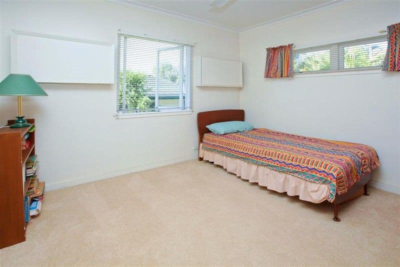 11 Scholfield Street, HOLLAND PARK WEST QLD 4121, Holland Park West - Thumbnail 8