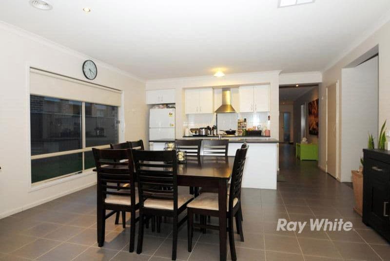24 Kindred Avenue, CRANBOURNE NORTH VIC 3977, Cranbourne North - Thumbnail 2