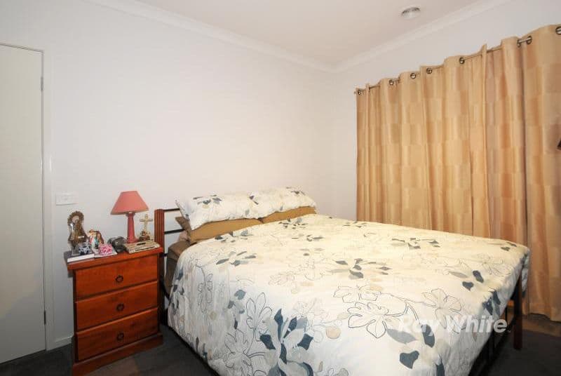 24 Kindred Avenue, CRANBOURNE NORTH VIC 3977, Cranbourne North - Thumbnail 6