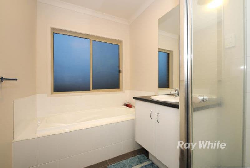 24 Kindred Avenue, CRANBOURNE NORTH VIC 3977, Cranbourne North - Thumbnail 7