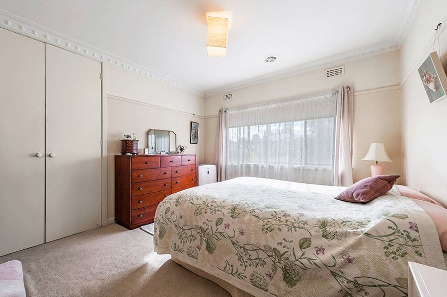 9 McCasker Avenue, Reservoir VIC 3073, Reservoir - Thumbnail 8