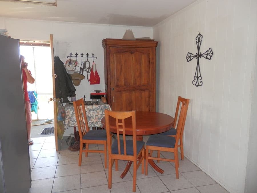 86 Stafford Street, Silkstone QLD 4304, Silkstone - Thumbnail 5