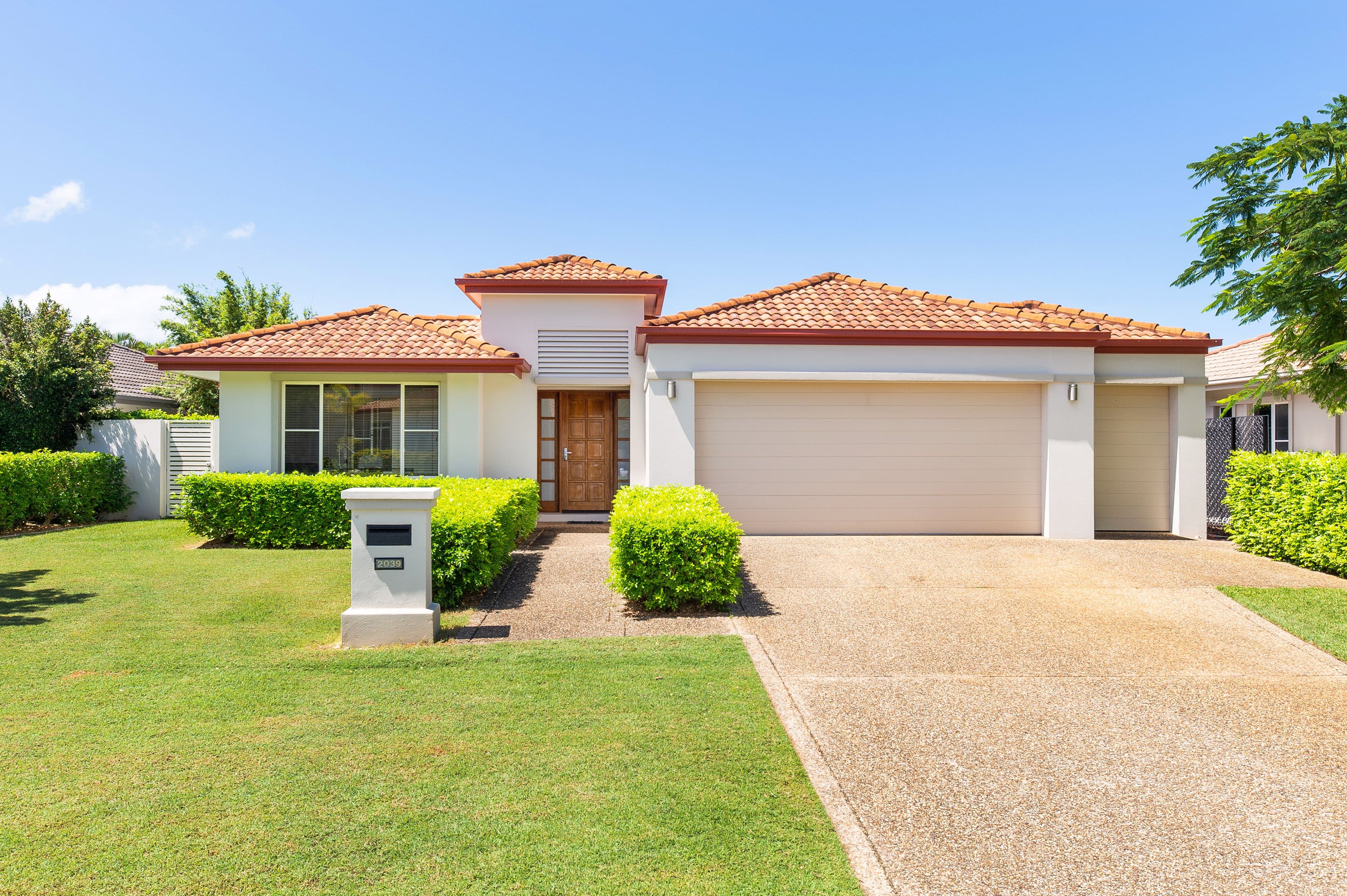 2039 Carlton Drive, Hope Island QLD 4212, Hope Island - Image 1