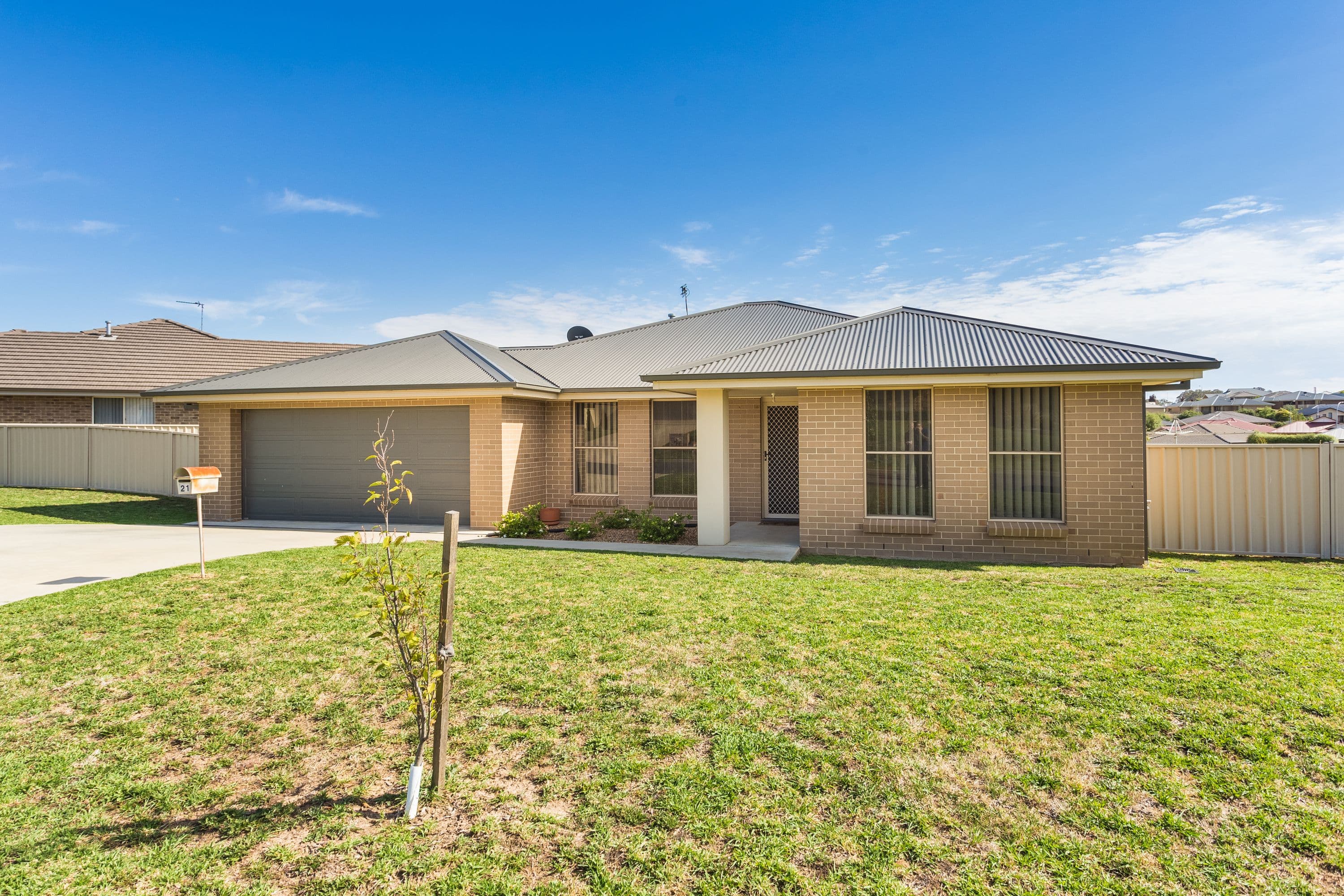 21 Robinson Court, Orange - Image 1