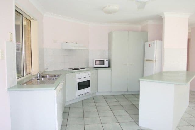 25 Gawain Drive, ORMEAU QLD 4208, Ormeau - Thumbnail 3