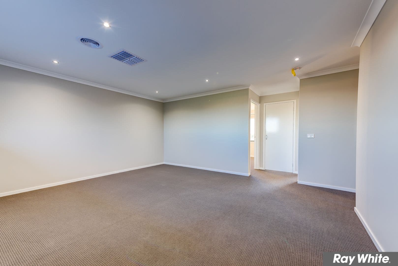 4 Devine Lane, Rockbank VIC 3335, Rockbank - Thumbnail 8