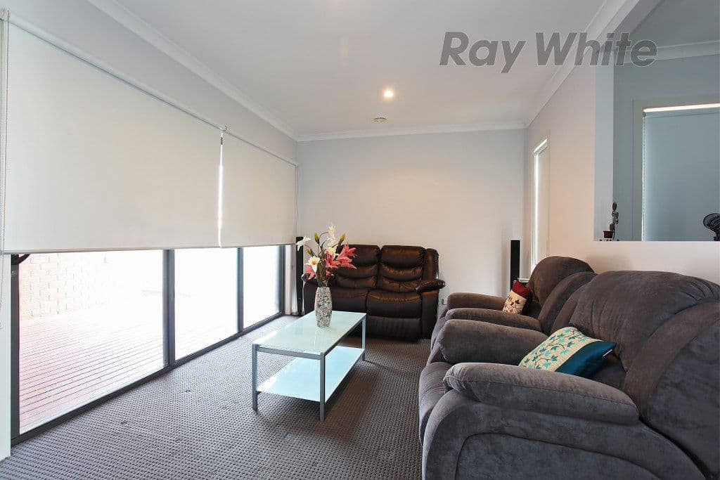 75 Breasley Parkway, POINT COOK VIC 3030, Point Cook - Thumbnail 3