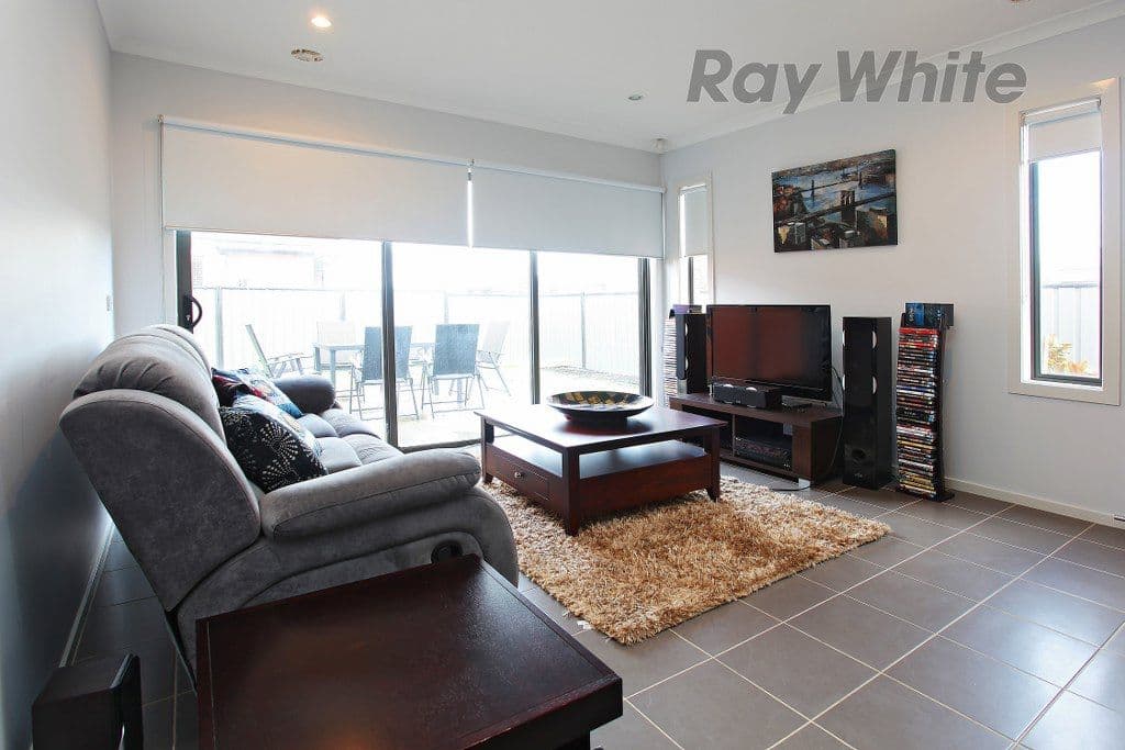 75 Breasley Parkway, POINT COOK VIC 3030, Point Cook - Thumbnail 4