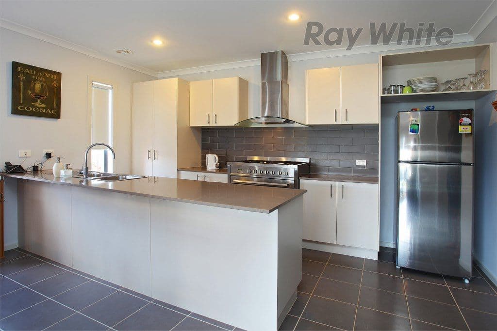 75 Breasley Parkway, POINT COOK VIC 3030, Point Cook - Thumbnail 5