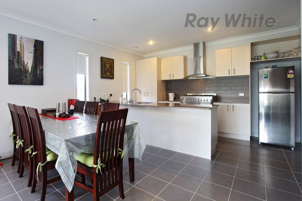 75 Breasley Parkway, POINT COOK VIC 3030, Point Cook - Thumbnail 6