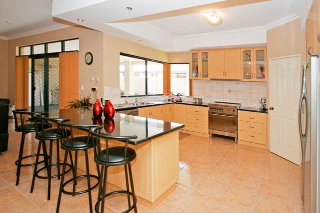 180 Lakey Street, SOUTHERN RIVER WA 6110, Southern River - Thumbnail 2