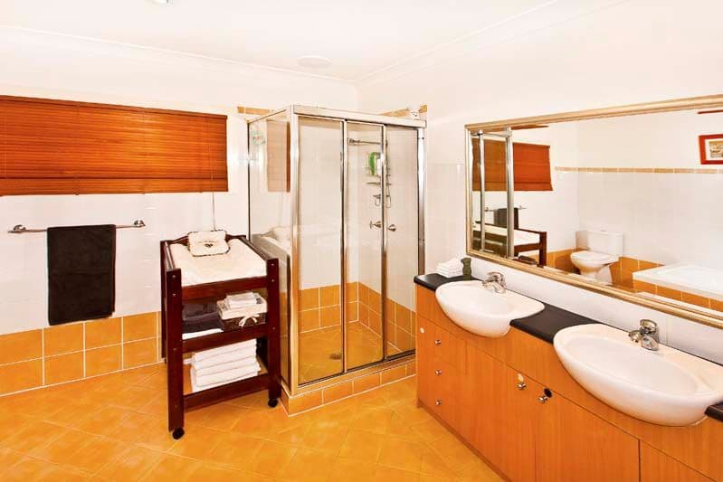 4  Rene Place, CECIL HILLS NSW 2171, Cecil Hills - Thumbnail 4