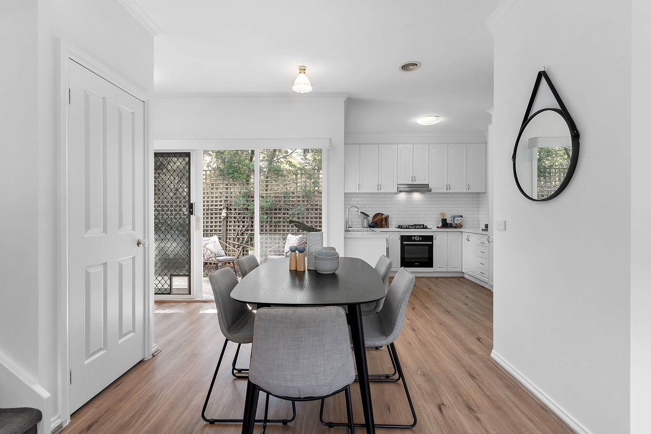 8 Napier Crescent, Essendon VIC 3040, Essendon - Thumbnail 3