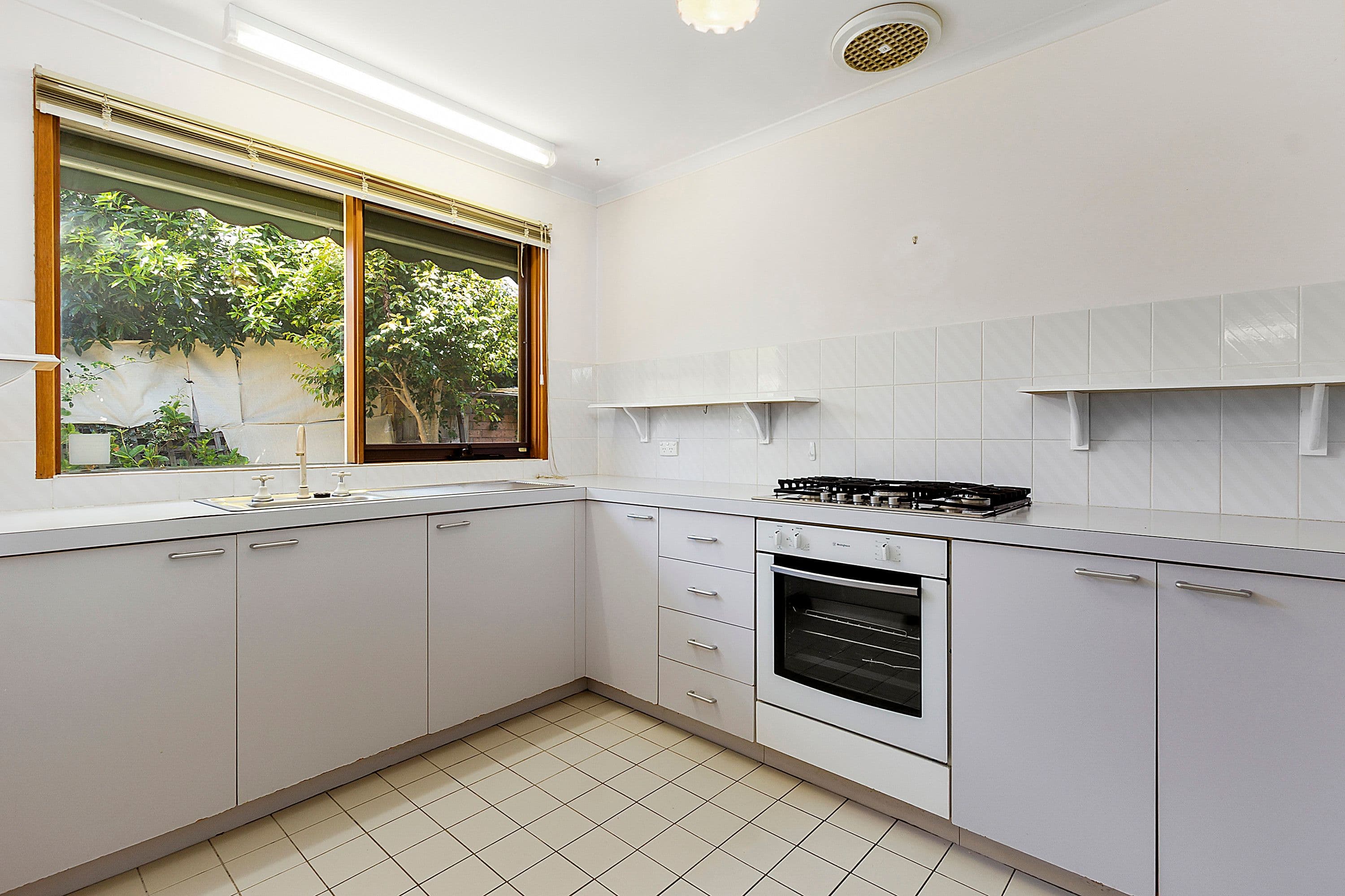 10 Quarry Road, Mitcham VIC 3132, Mitcham - Thumbnail 2