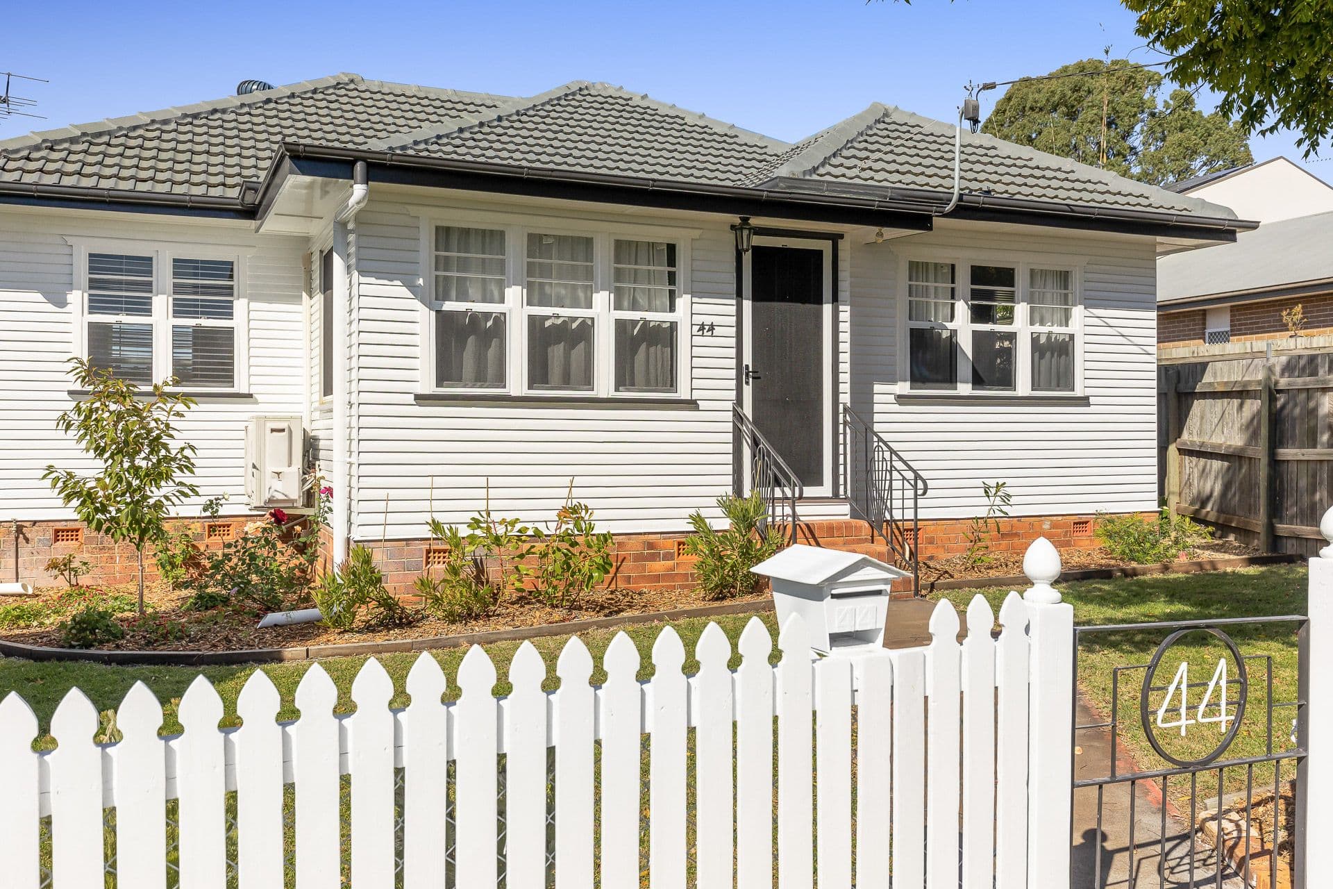 44 Gordon Avenue, Newtown QLD 4350, Newtown - Thumbnail 2