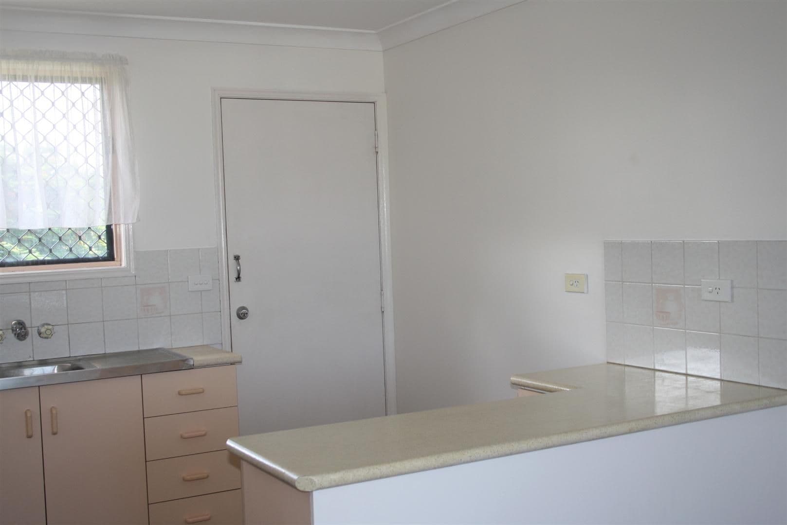 19 Ward Street, GRACEMERE QLD 4702, Gracemere - Thumbnail 2