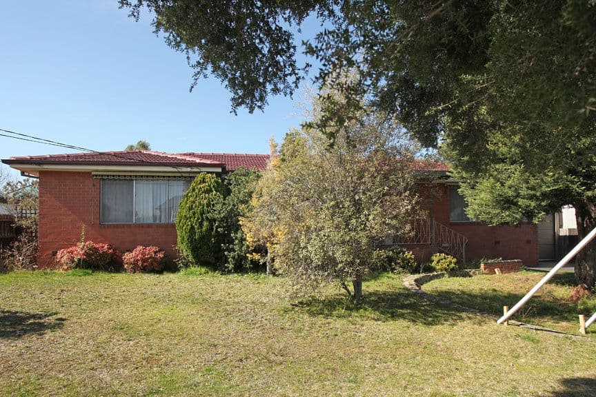 4 Elmwood Crescent, GLEN WAVERLEY VIC 3150, Glen Waverley - Image 1