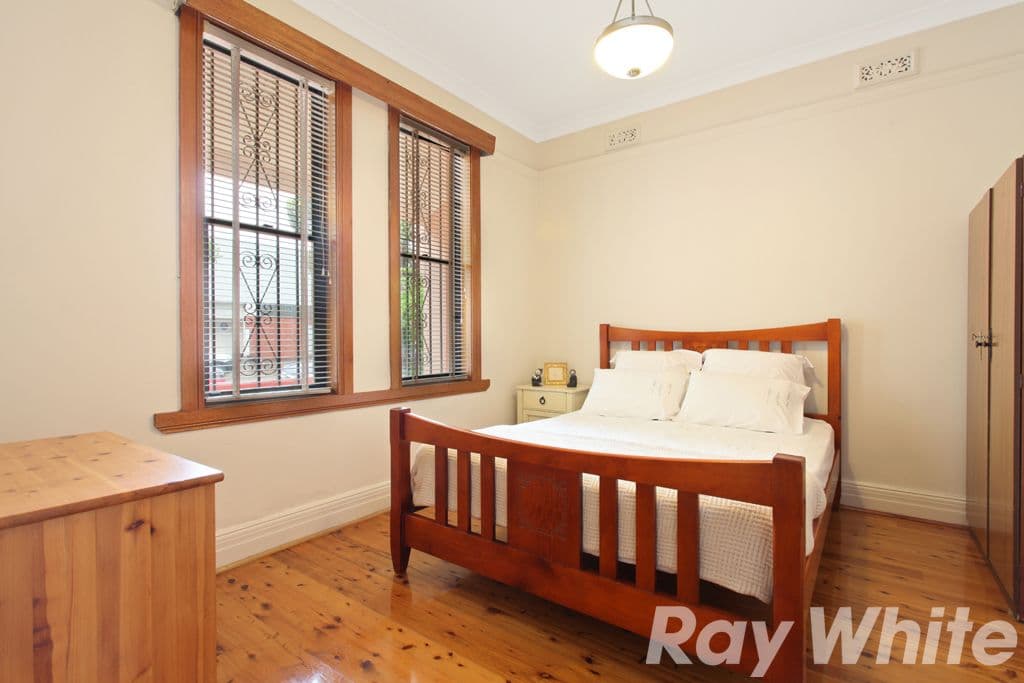 18 Frampton Avenue, MARRICKVILLE NSW 2204, Marrickville - Thumbnail 2