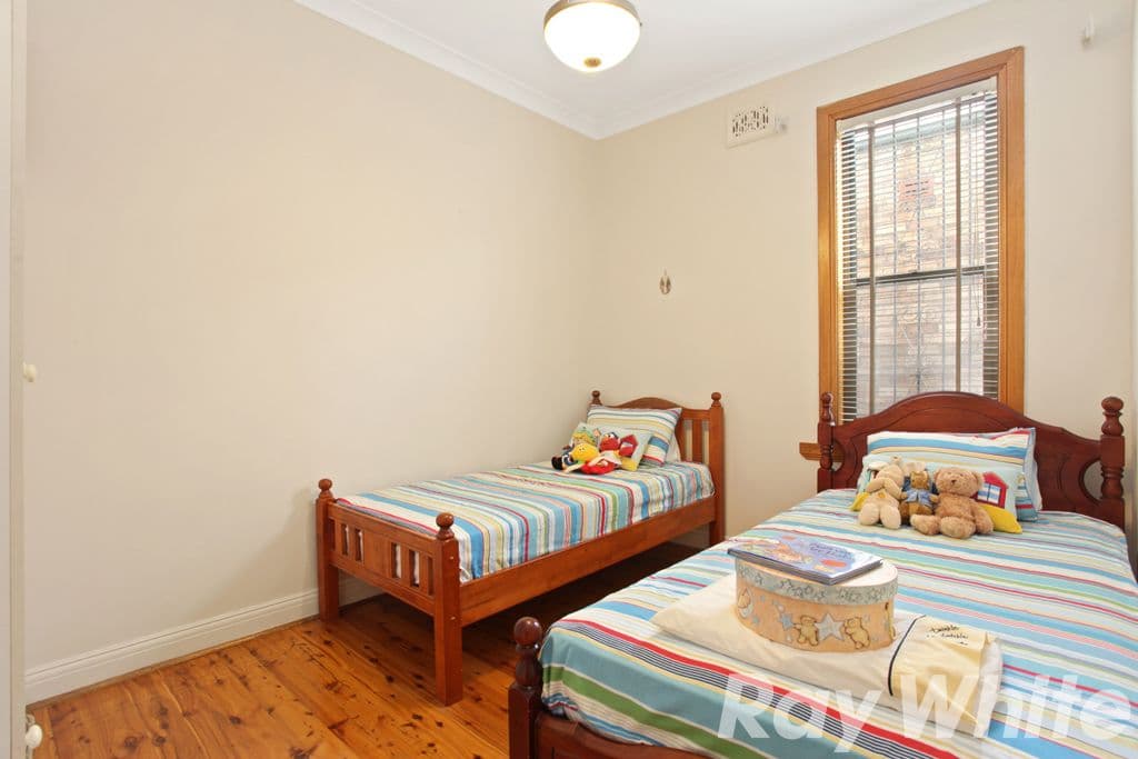 18 Frampton Avenue, MARRICKVILLE NSW 2204, Marrickville - Thumbnail 4