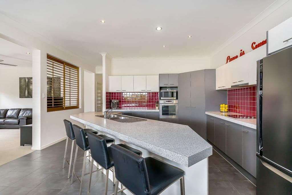 27 Hazelmere Crescent, ORMEAU QLD 4208, Ormeau - Thumbnail 2