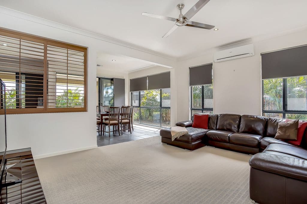 27 Hazelmere Crescent, ORMEAU QLD 4208, Ormeau - Thumbnail 3