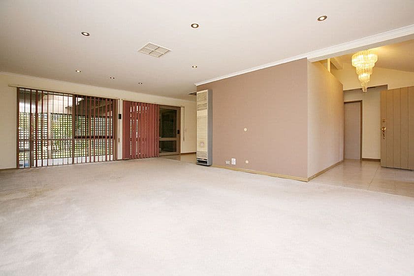 8 Hawthorn Court, MILL PARK VIC 3082, Mill Park - Thumbnail 4