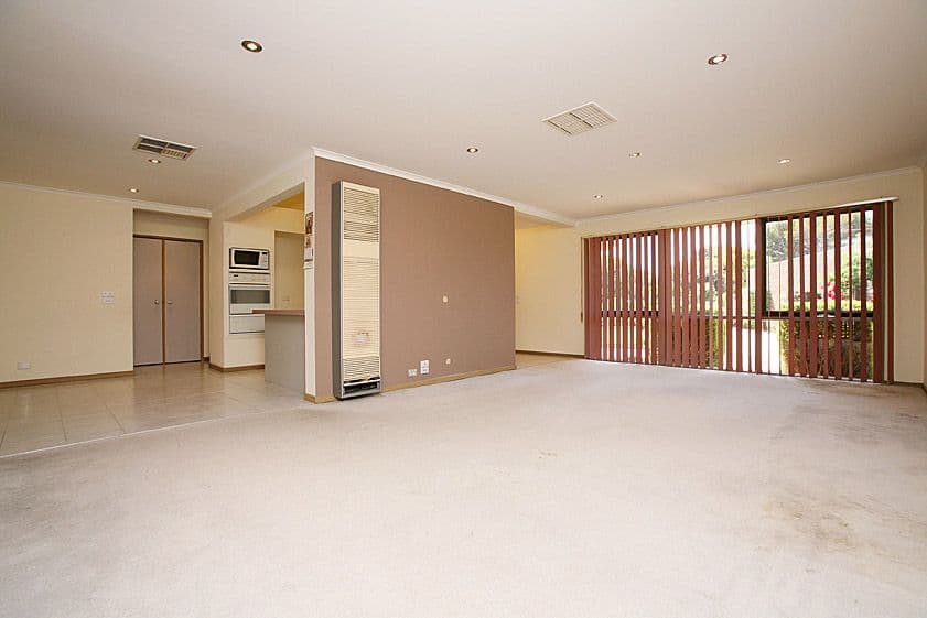 8 Hawthorn Court, MILL PARK VIC 3082, Mill Park - Thumbnail 5