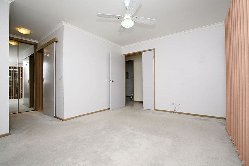 8 Hawthorn Court, MILL PARK VIC 3082, Mill Park - Thumbnail 6