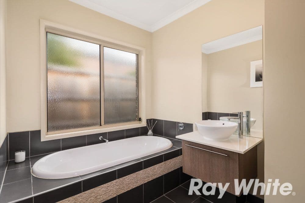8 Dilwynia Avenue, Doreen VIC 3754, Doreen - Thumbnail 4