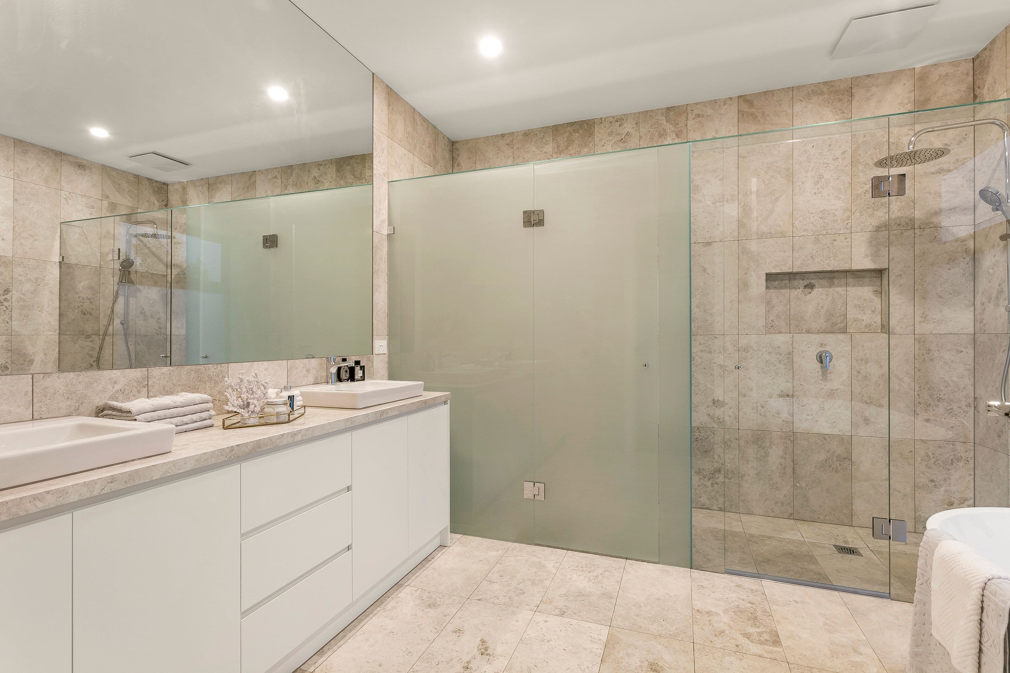 6 Douglas Avenue, Box Hill South VIC 3128, Box Hill South - Thumbnail 7