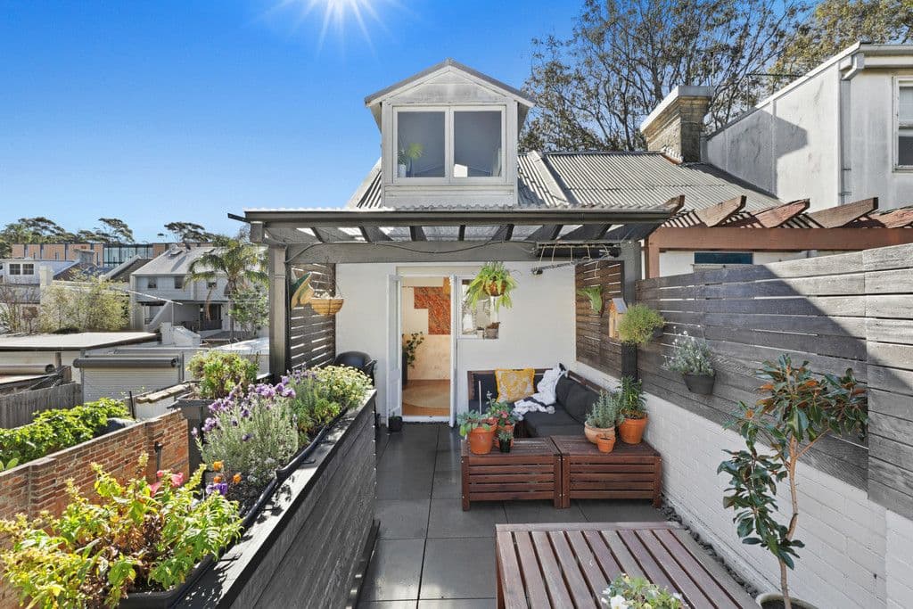 8 Ocean Park Drive, Marengo - Image 1