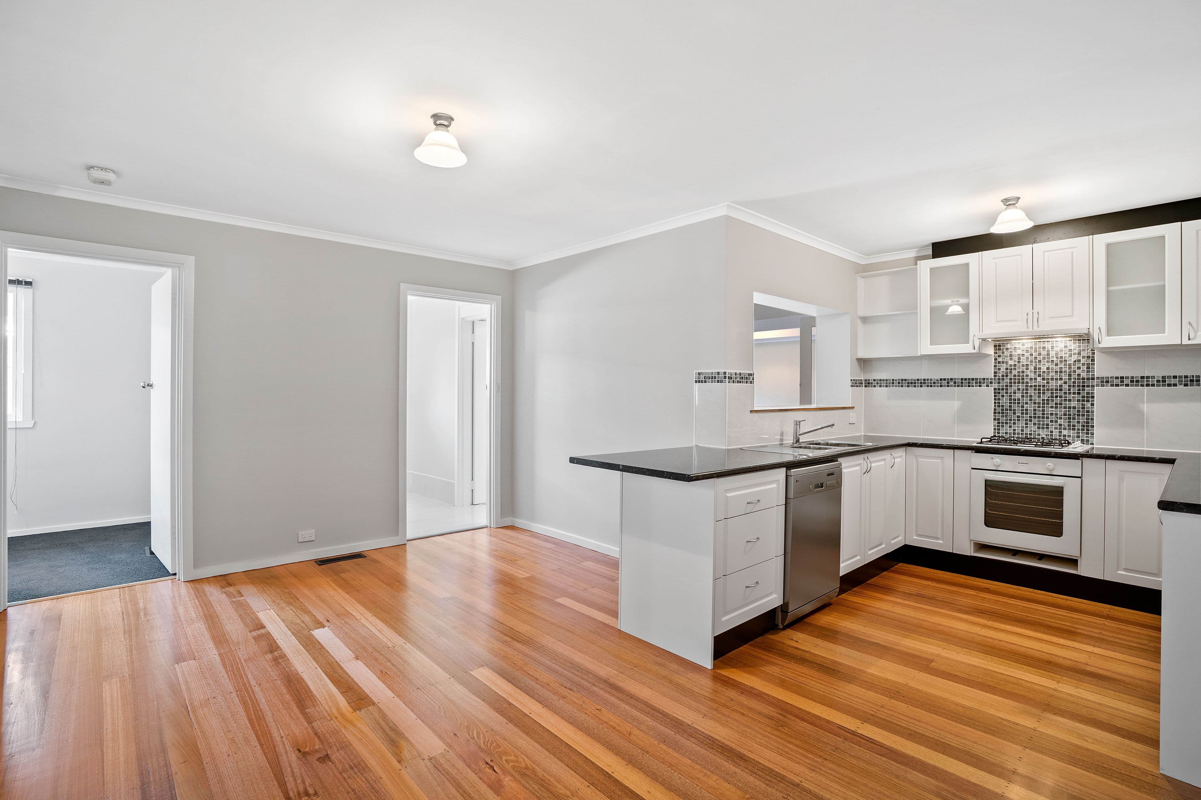 4 Dennis Street, Croydon VIC 3136, Croydon - Thumbnail 3