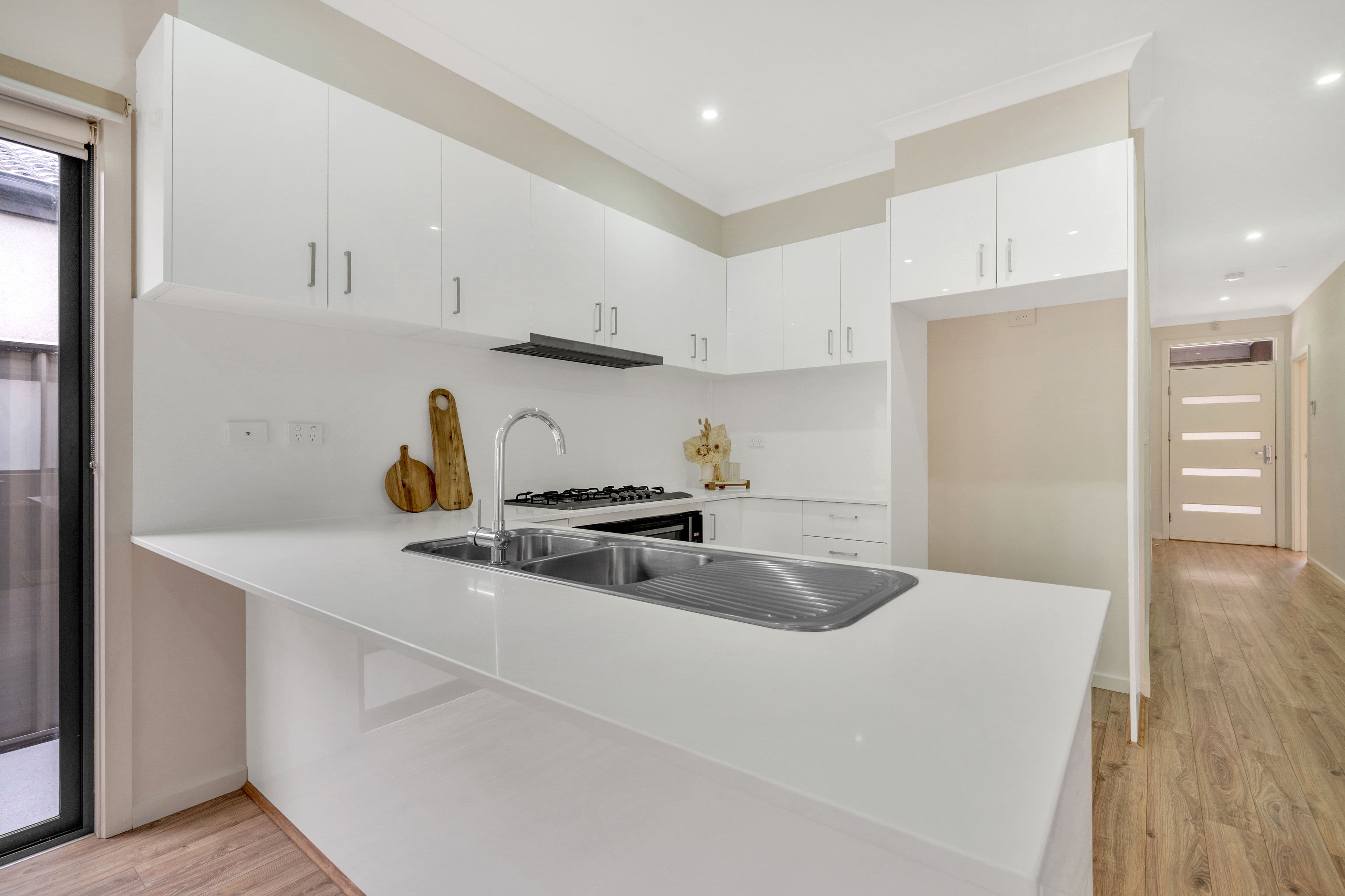 8 Gateshead Street, Craigieburn VIC 3064, Craigieburn - Thumbnail 2