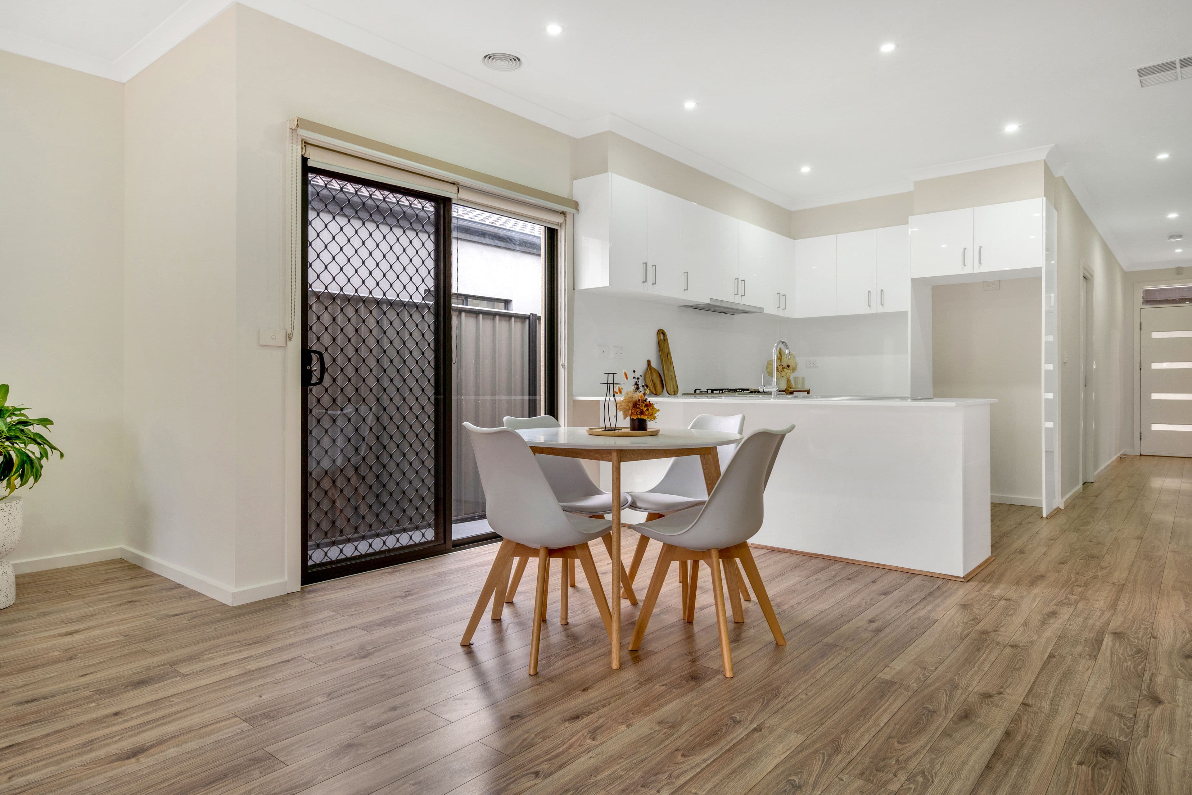 8 Gateshead Street, Craigieburn VIC 3064, Craigieburn - Thumbnail 3