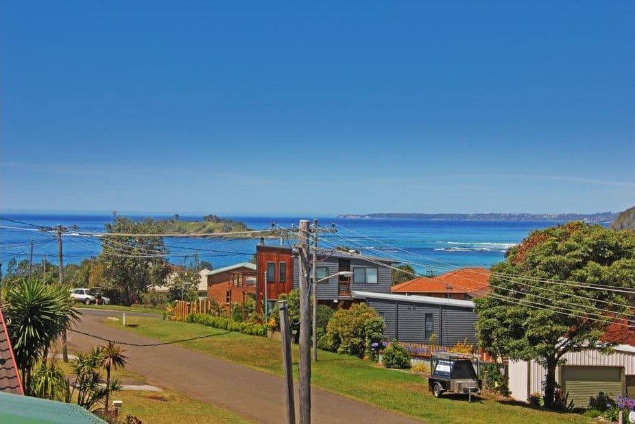 4 The Rampart, Manyana - Image 1